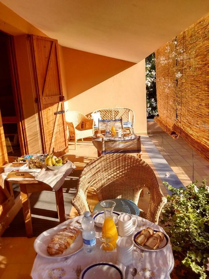 Sìnnai Via Dei Gerani B&B المظهر الخارجي الصورة