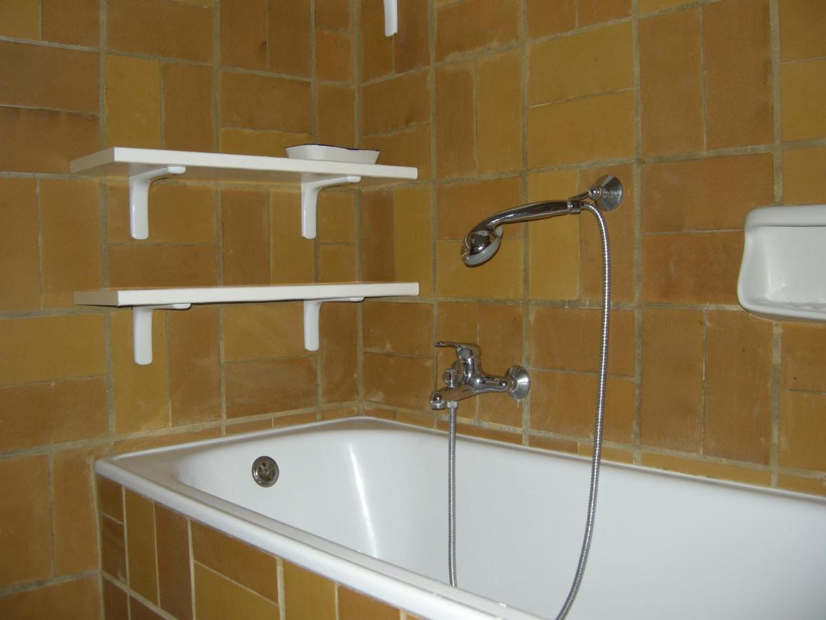 Sìnnai Via Dei Gerani B&B الغرفة الصورة